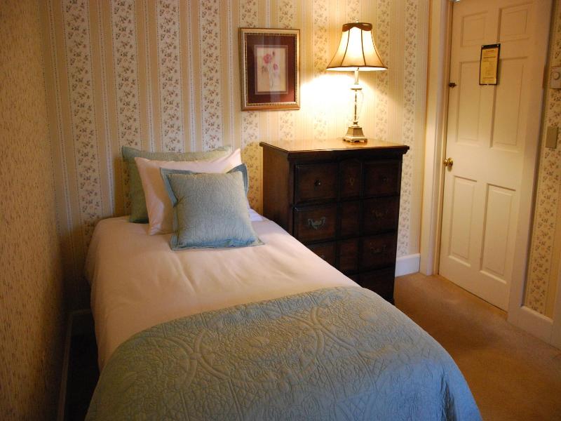 Spring Hill Inn image