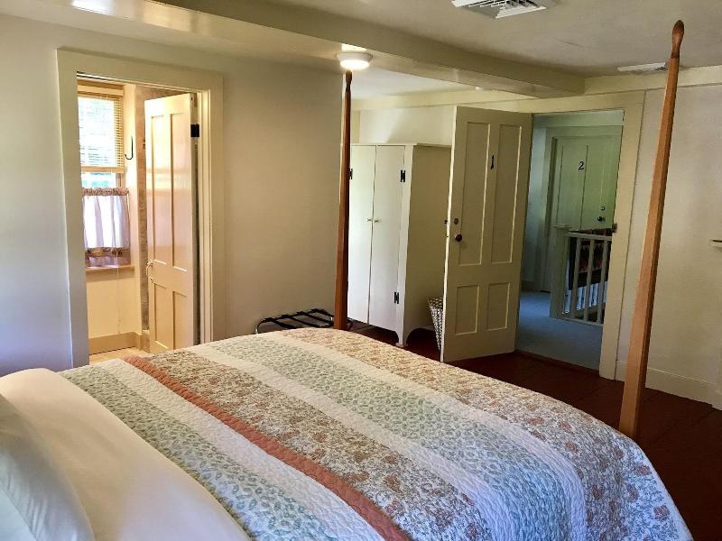 Spring Hill Inn image