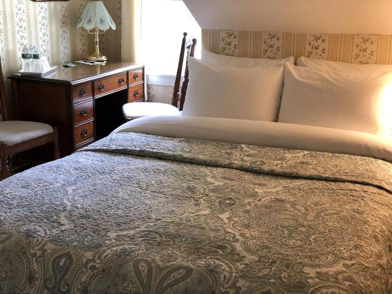 Spring Hill Inn image