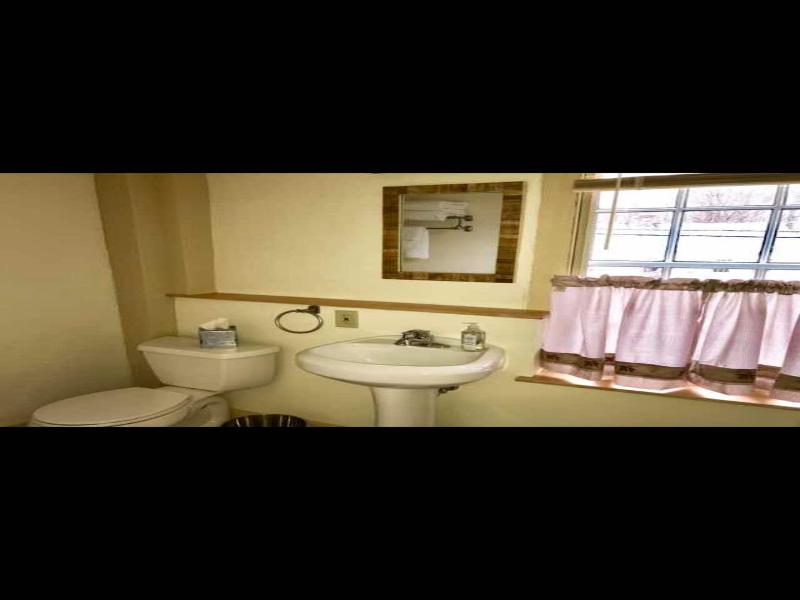 Spring Hill Inn image