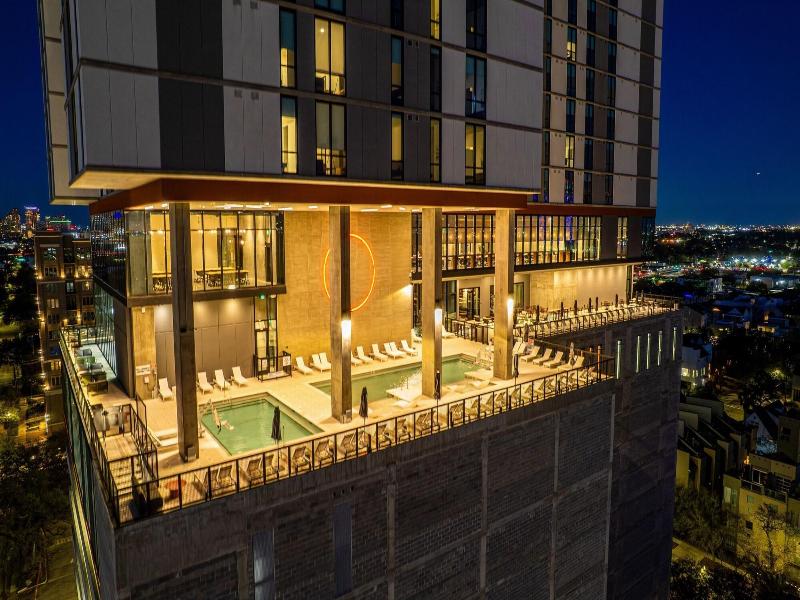 Sentral Forme Houston image