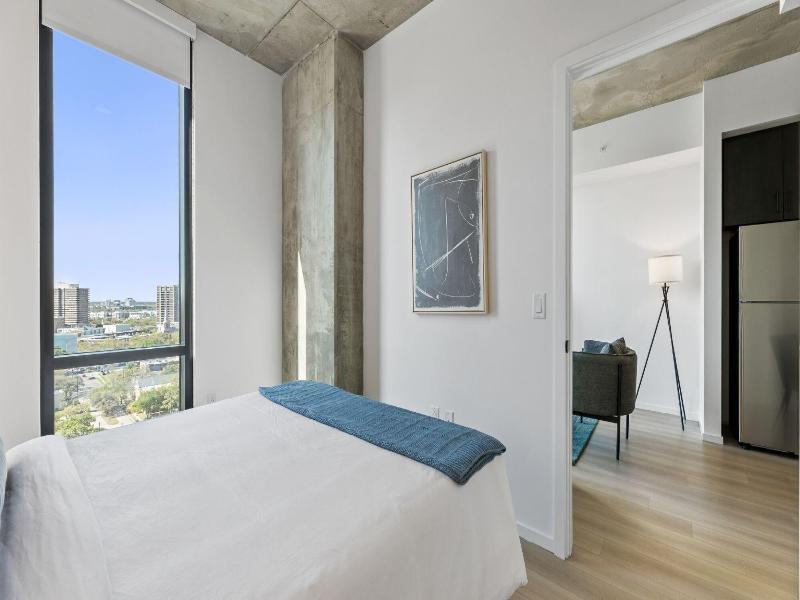 Sentral Forme Houston image