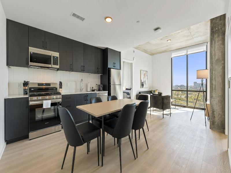Sentral Forme Houston image