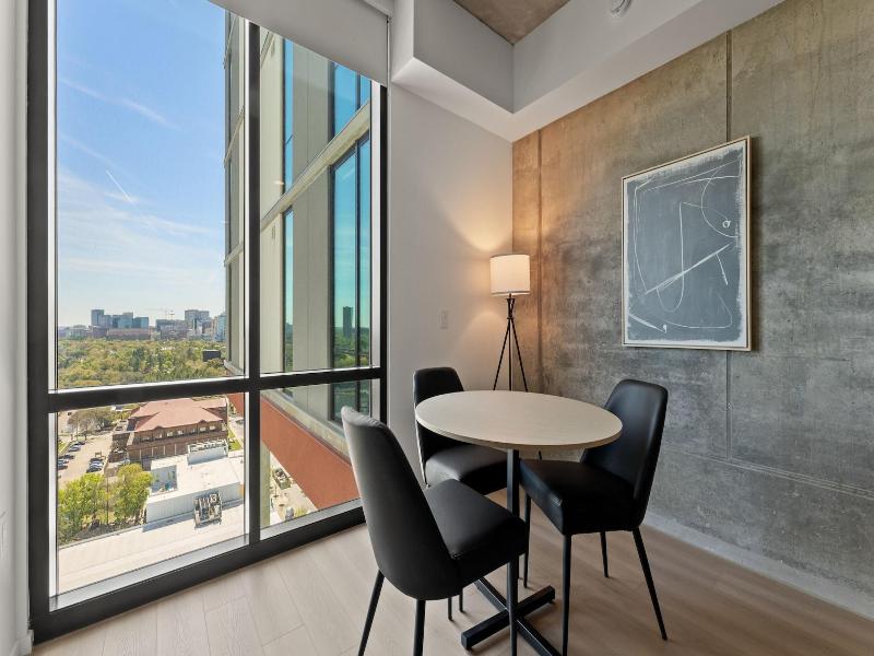Sentral Forme Houston image