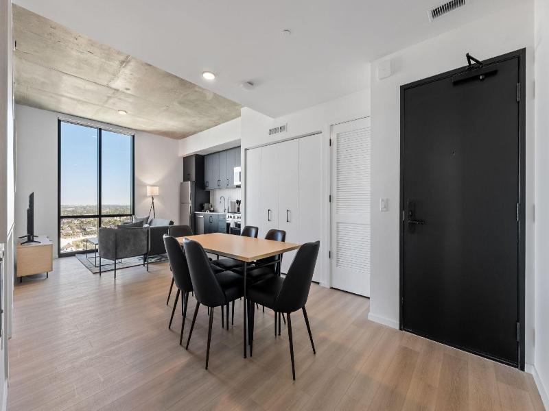 Sentral Forme Houston image