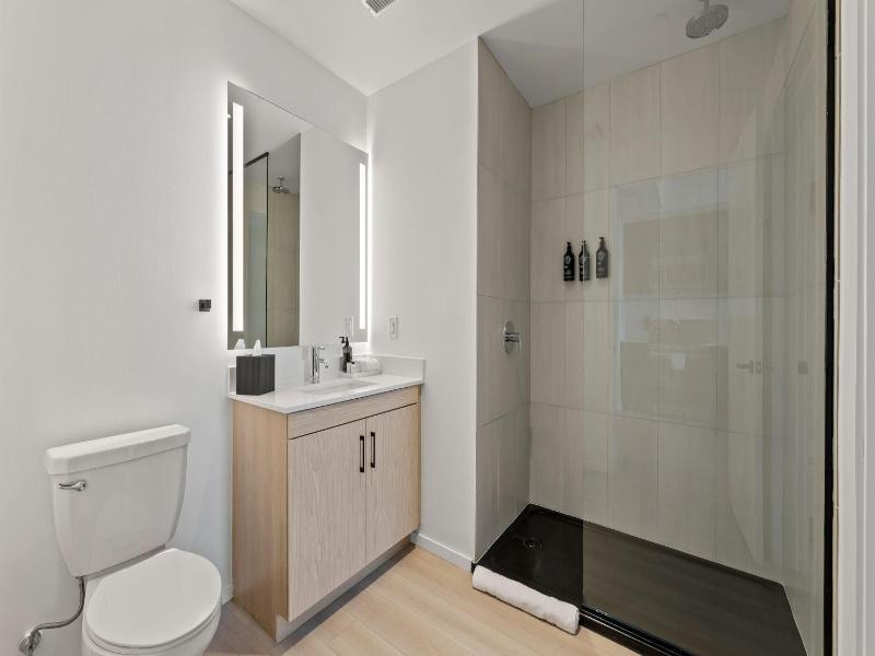 Sentral Forme Houston image