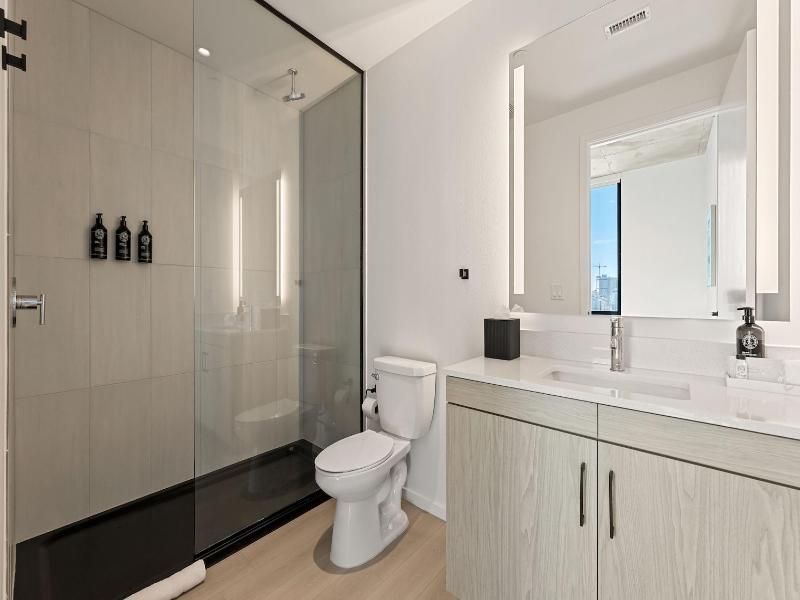 Sentral Forme Houston image