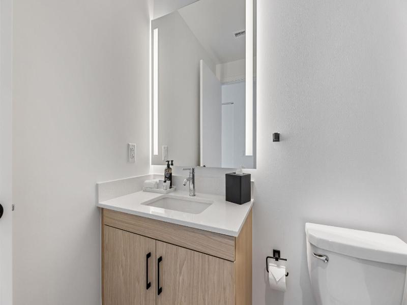 Sentral Forme Houston image