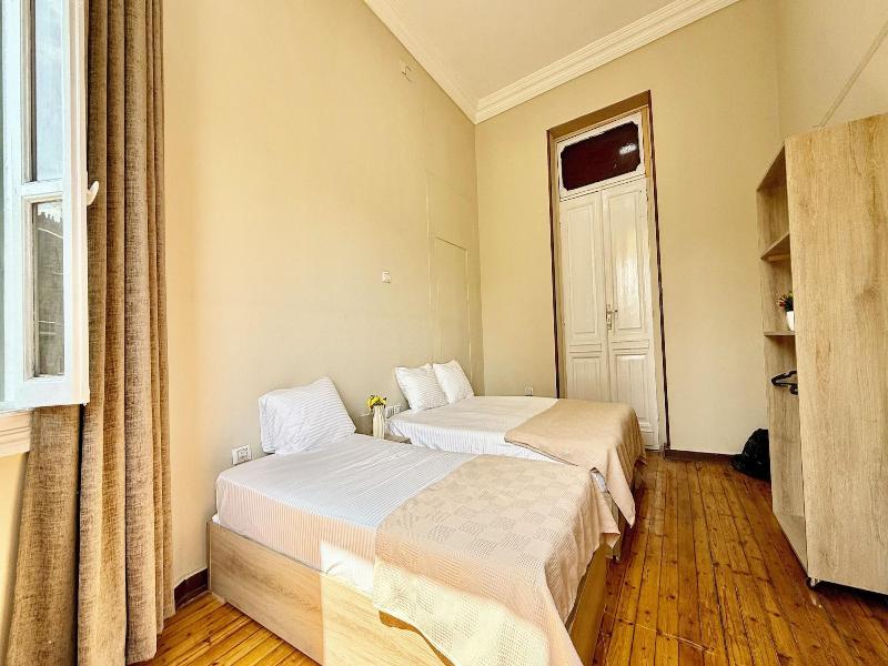 Bella Casa Hostel image