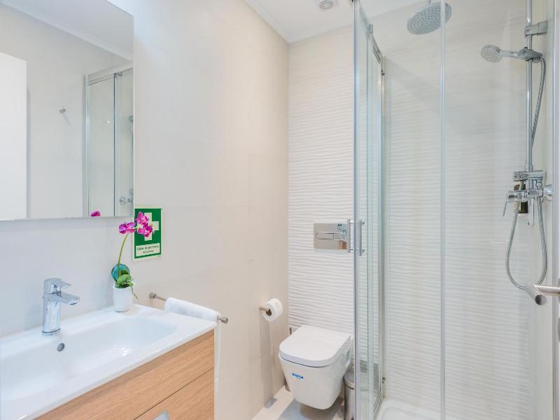 137 Lux Residence image