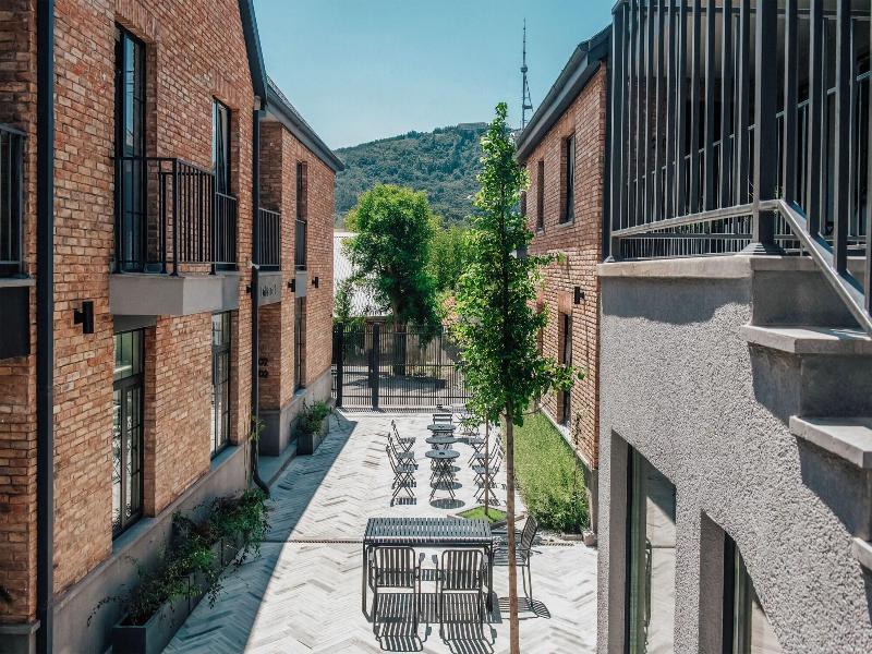 Artifact Apart Hotel image