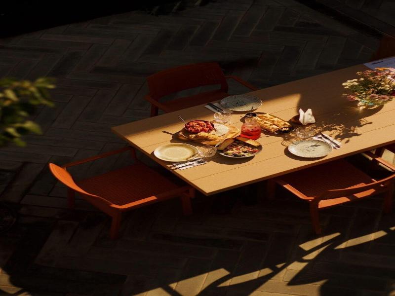 Artifact Apart Hotel image