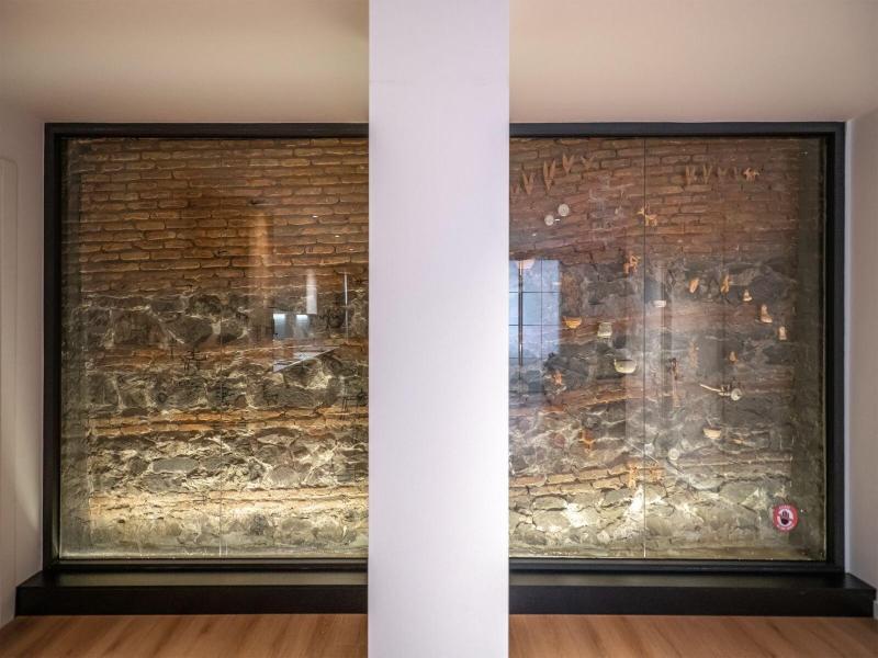 Artifact Apart Hotel image