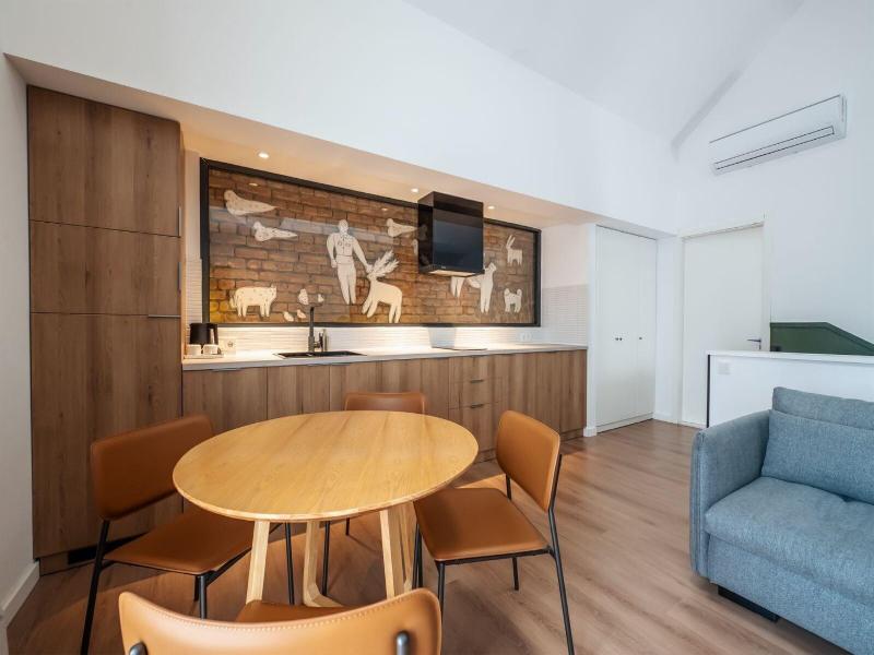 Artifact Apart Hotel image