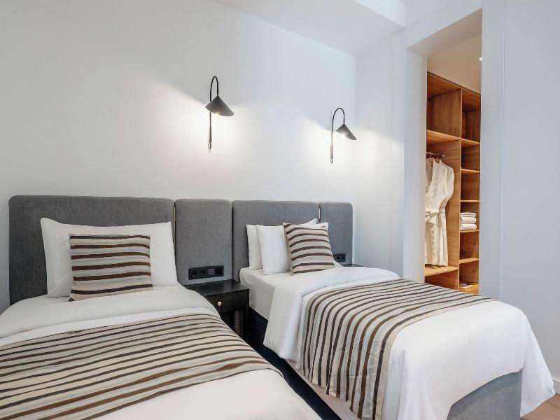 Artifact Apart Hotel image