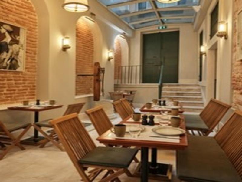 Anarat Hotel İstanbul image