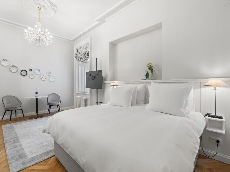 VODICKOVA LUXURY SUITES  image