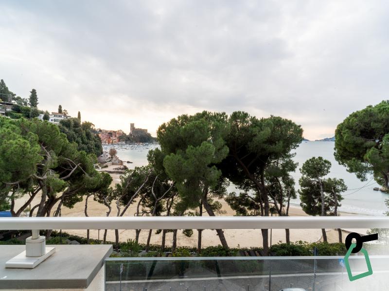 Hotiday Lerici Porto image