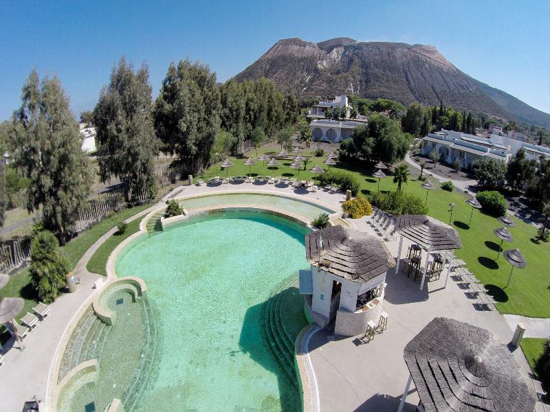 Hotiday Vulcano Porto image