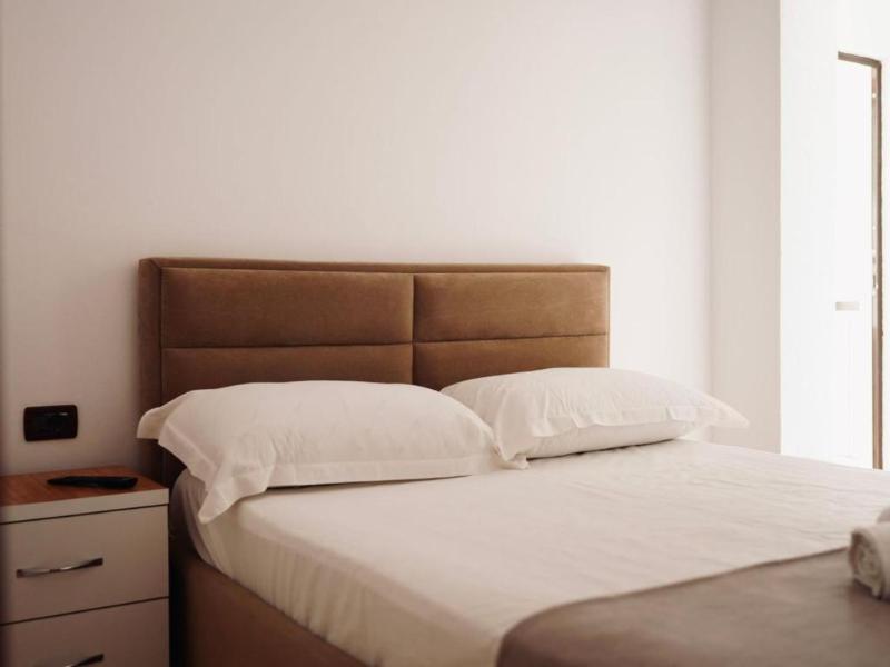 Corner Hotel image