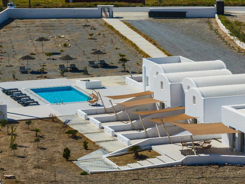 Arch Suites image