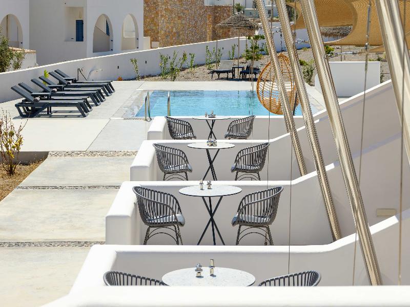 Arch Suites image