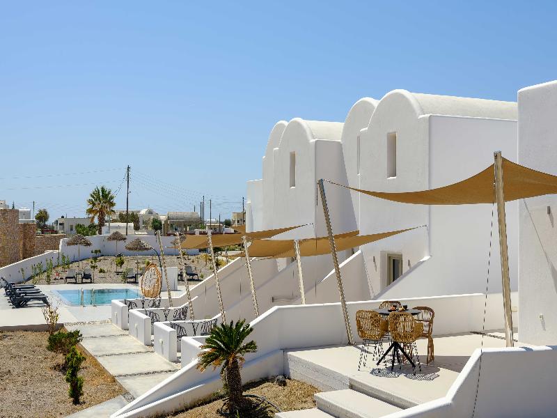 Arch Suites image