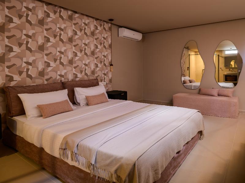Arch Suites image