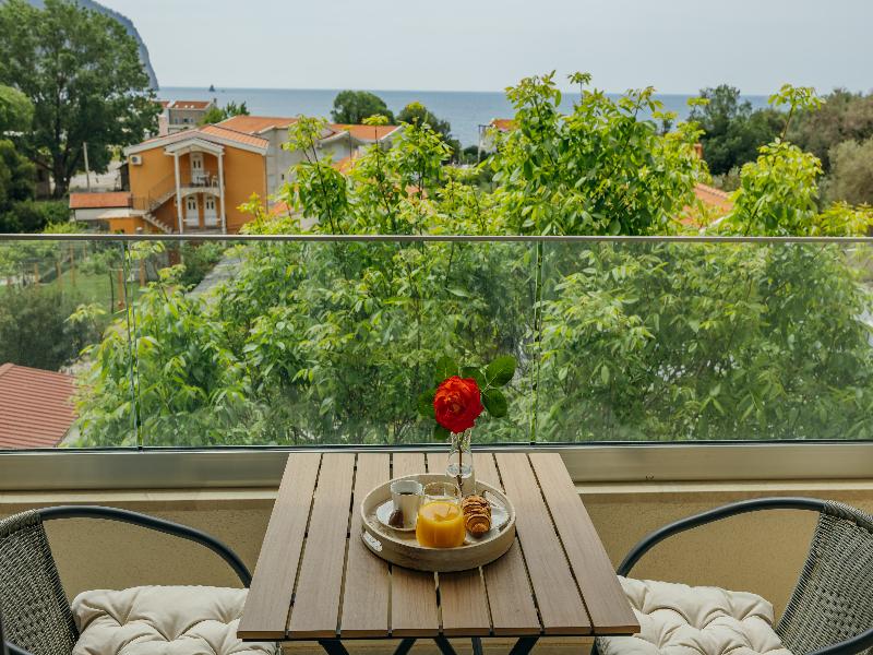 Apartments Via Mare image