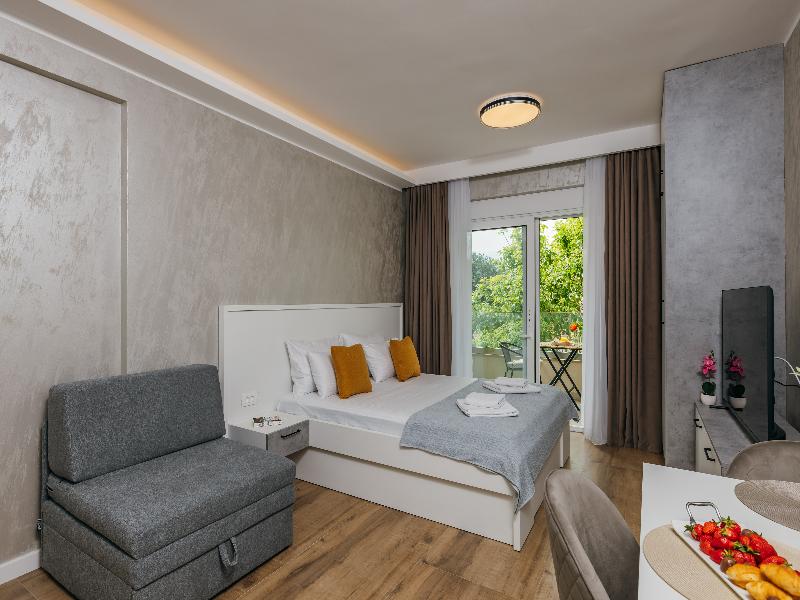 Apartments Via Mare image