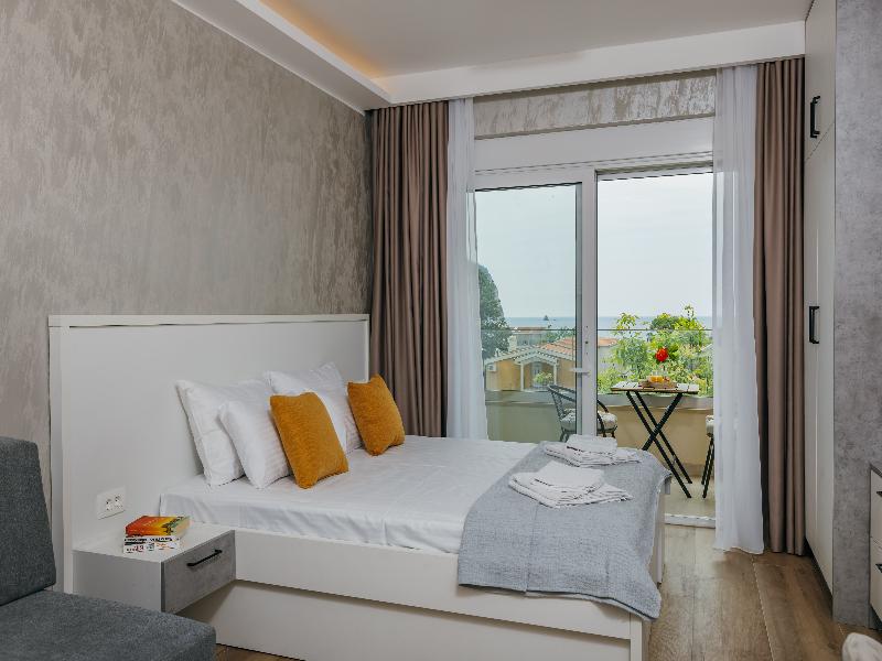Apartments Via Mare image