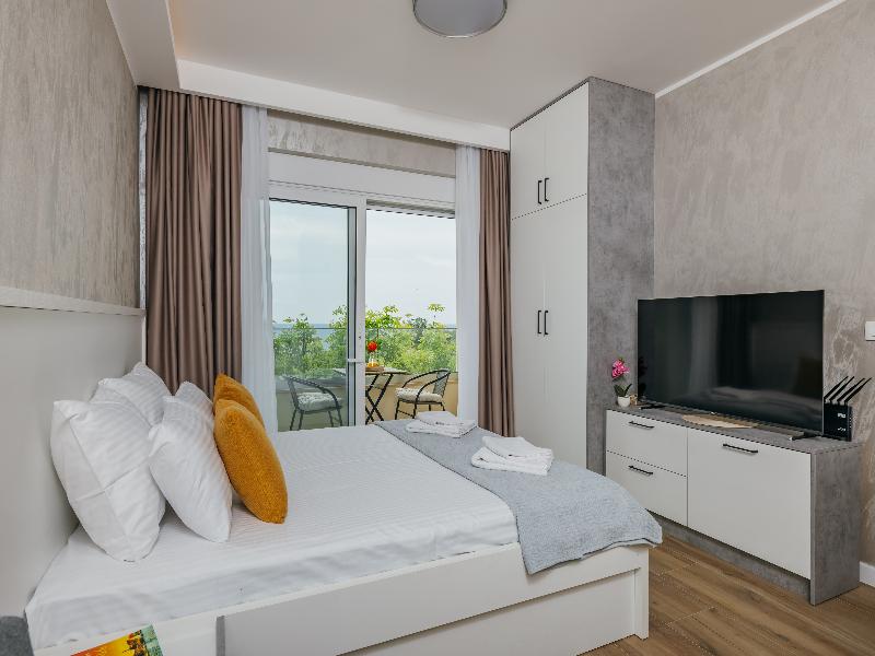 Apartments Via Mare image