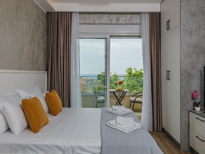 Apartments Via Mare image