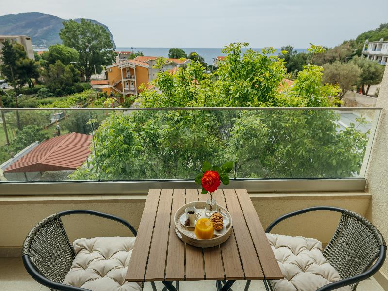 Apartments Via Mare image