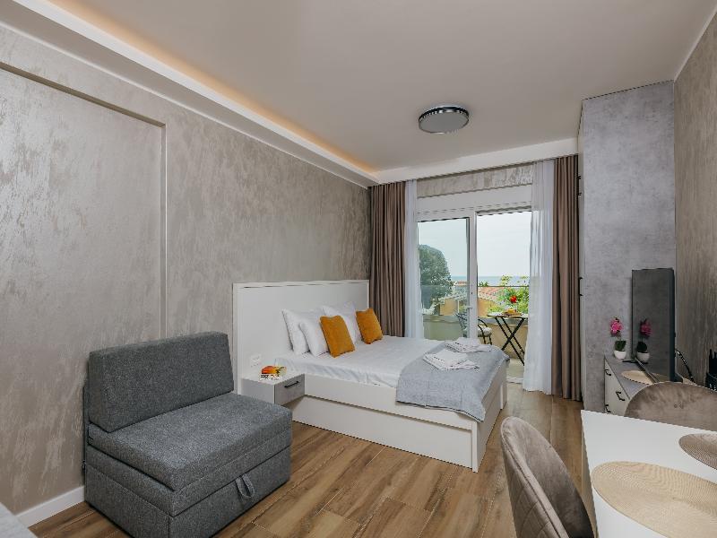 Apartments Via Mare image