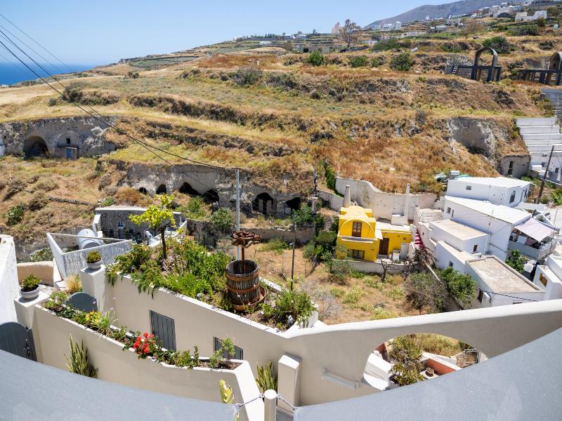 Hotiday Santorini Mesaria image
