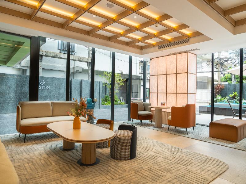 Leston Hotel image
