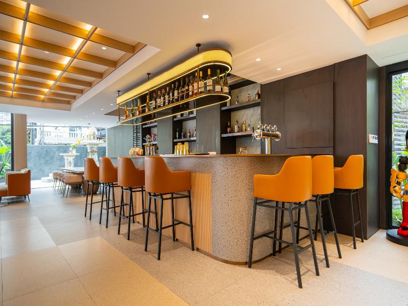 Leston Hotel image