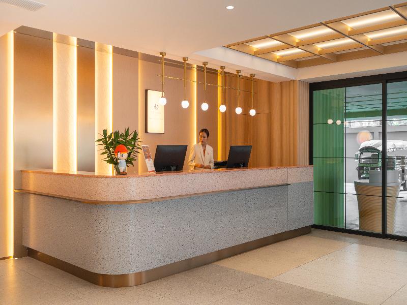 Leston Hotel image