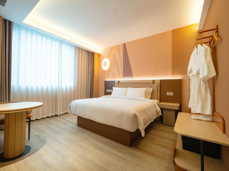 Leston Hotel image