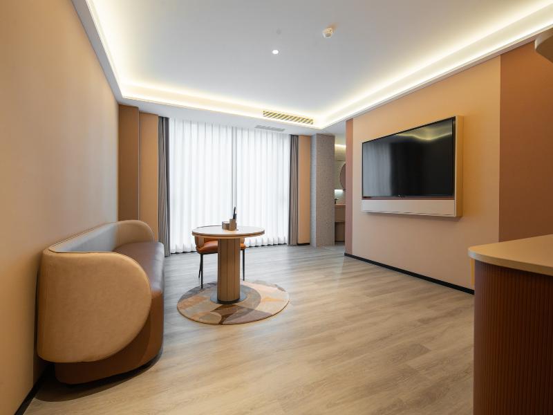 Leston Hotel image