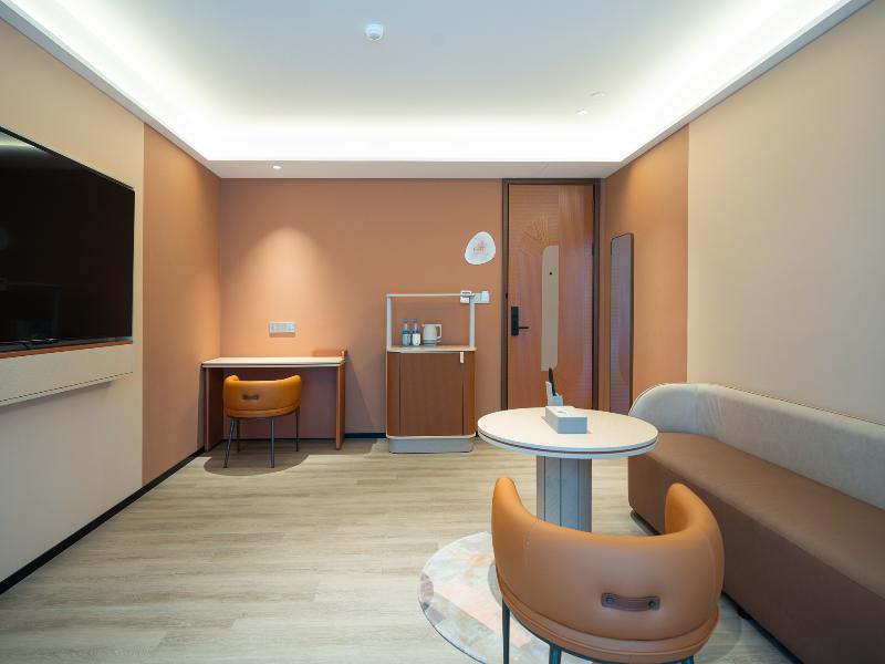 Leston Hotel image
