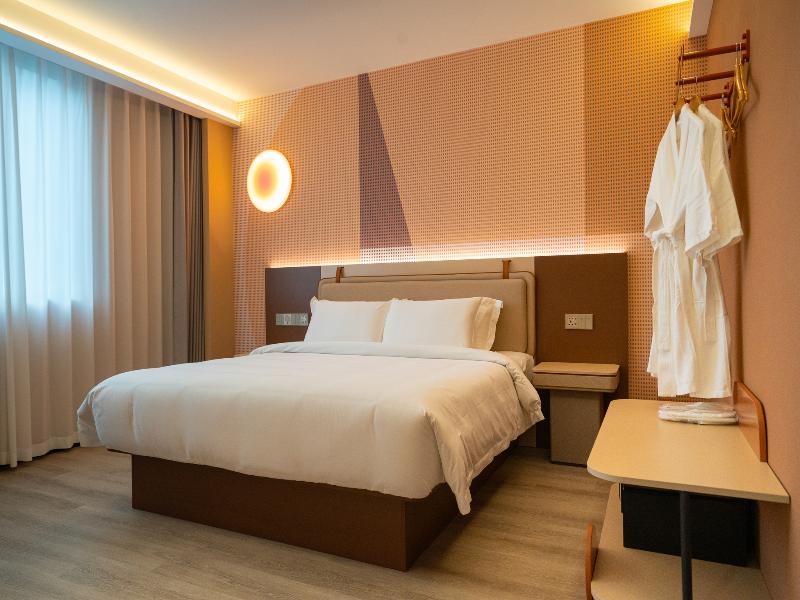 Leston Hotel image