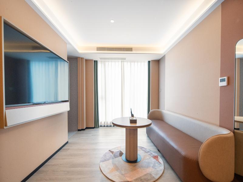 Leston Hotel image