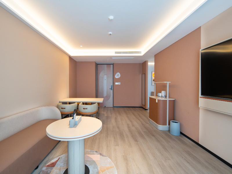 Leston Hotel image