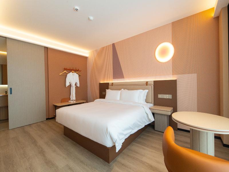 Leston Hotel image