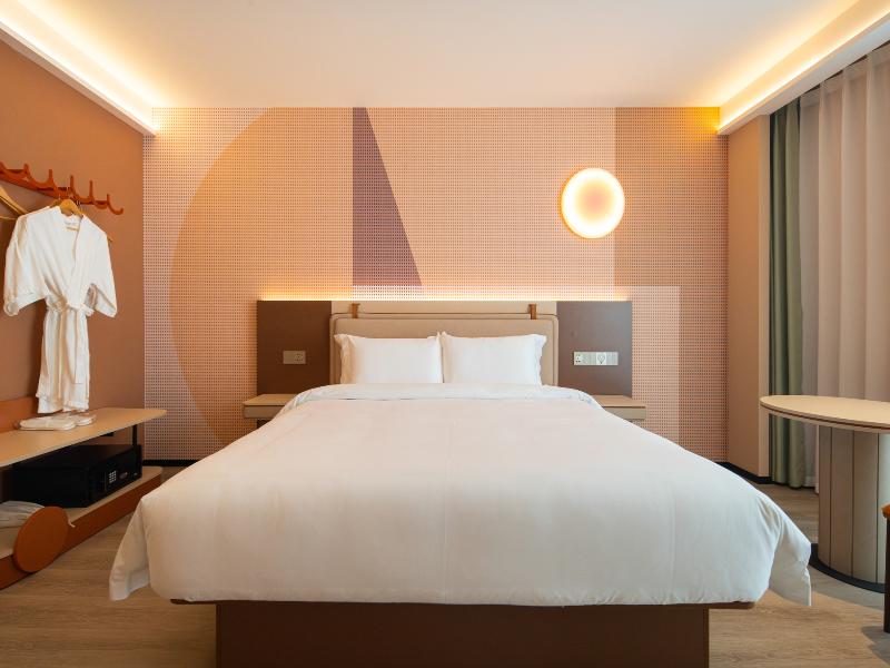 Leston Hotel image