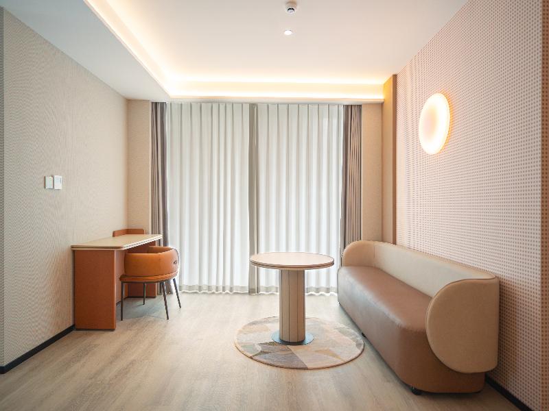 Leston Hotel image