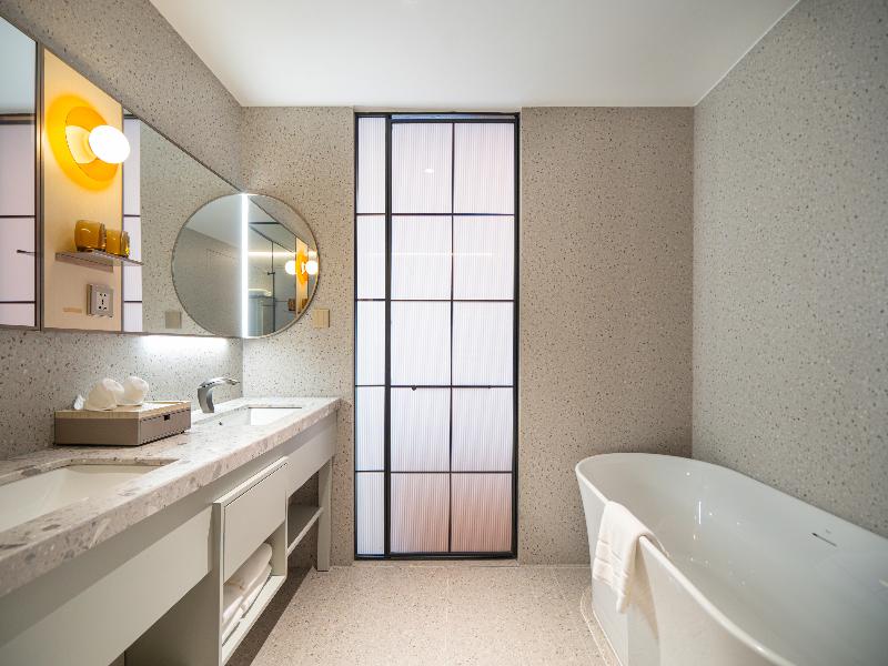 Leston Hotel image