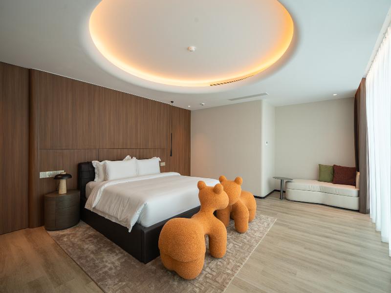 Leston Hotel image